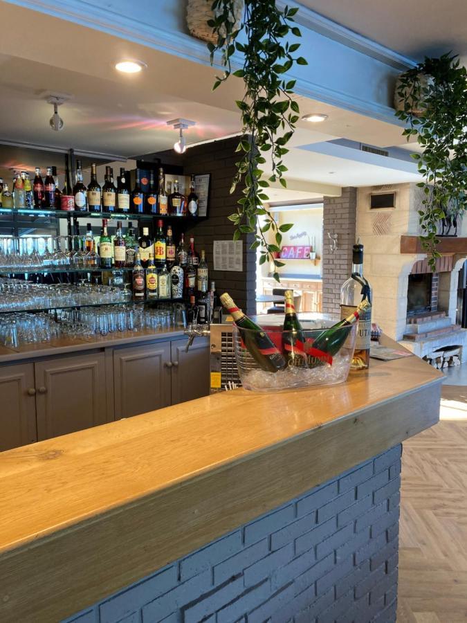 Eden Park Hotel Restaurant Пон-л'Эвек Экстерьер фото