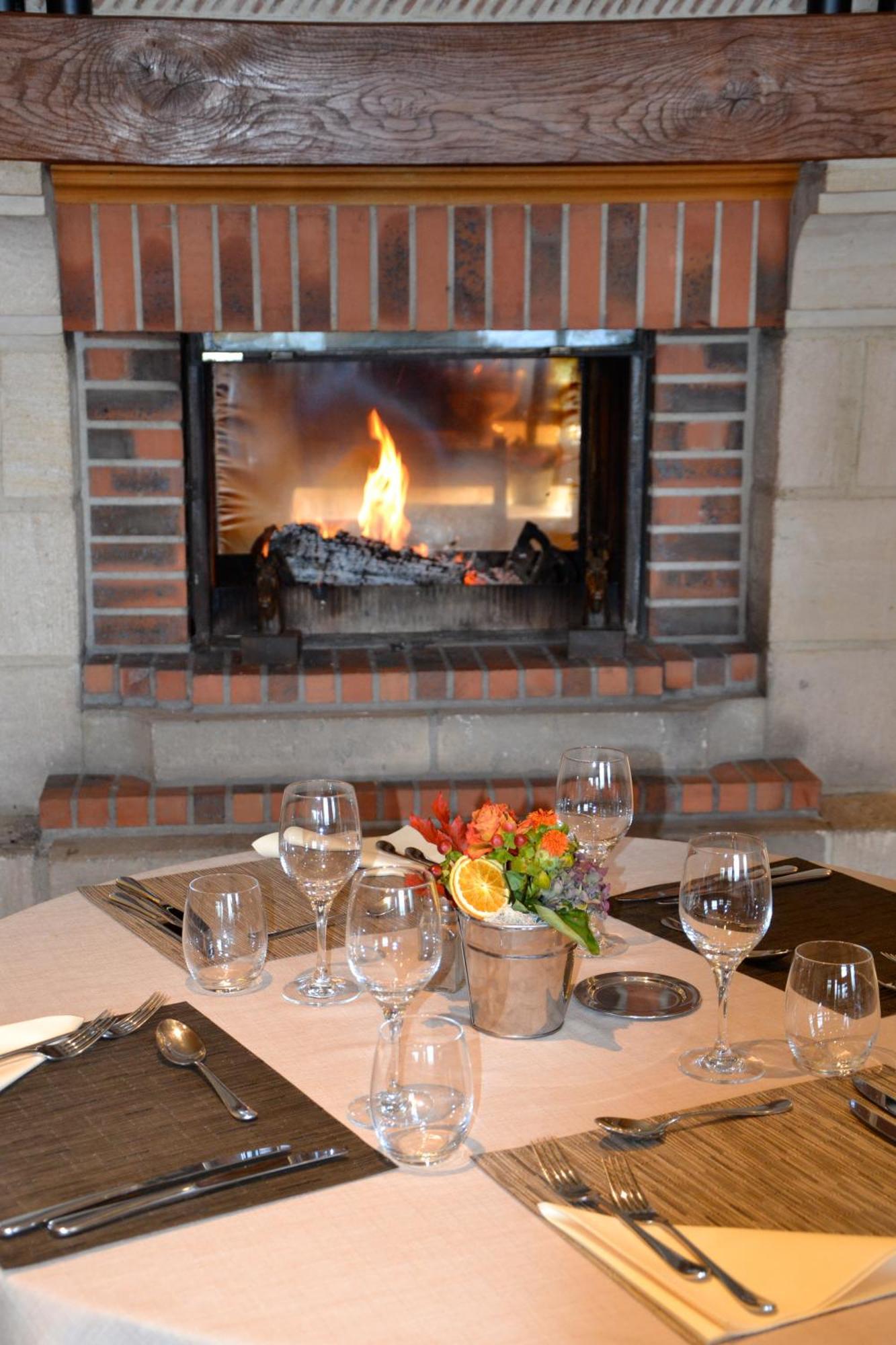 Eden Park Hotel Restaurant Пон-л'Эвек Экстерьер фото