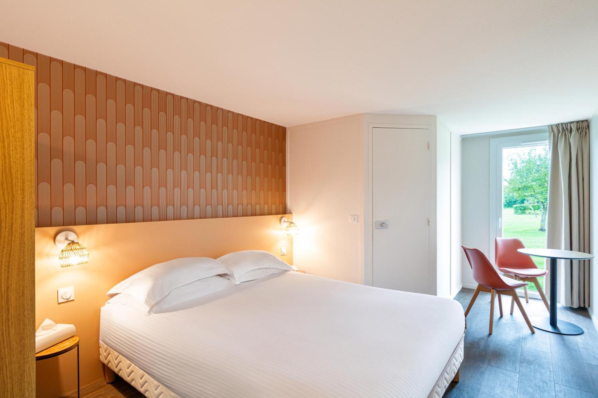 Eden Park Hotel Restaurant Пон-л'Эвек Экстерьер фото