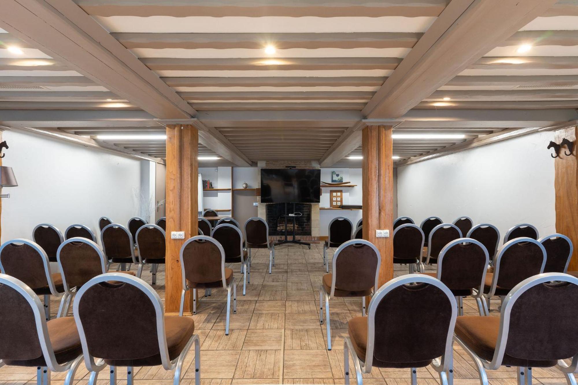 Eden Park Hotel Restaurant Пон-л'Эвек Экстерьер фото