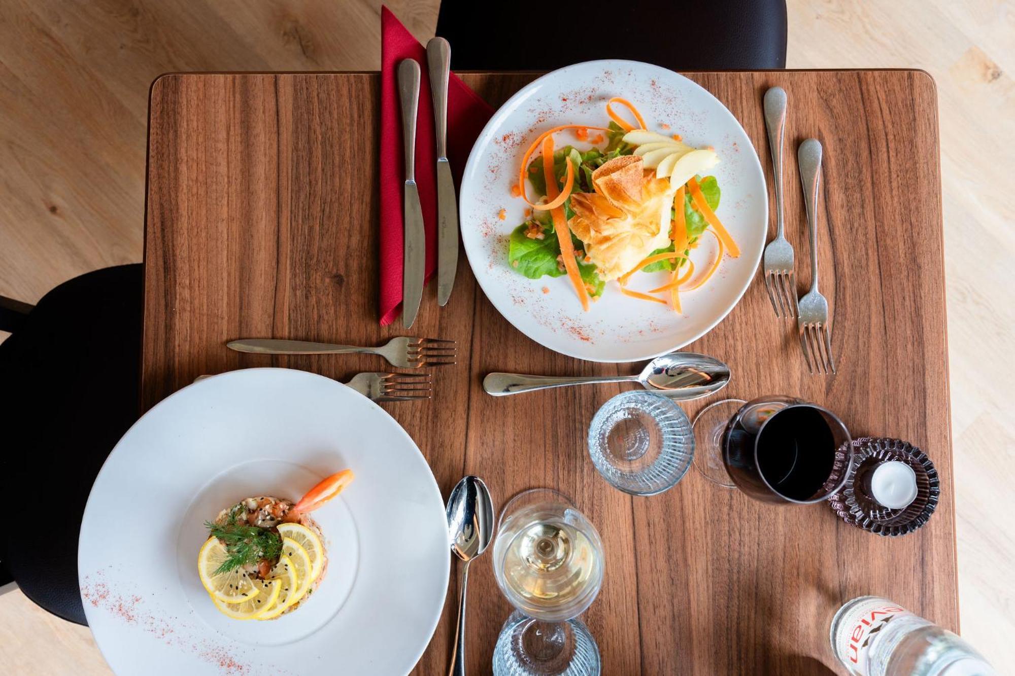 Eden Park Hotel Restaurant Пон-л'Эвек Экстерьер фото